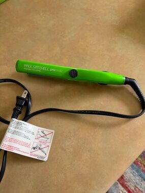 Paul Mitchell Pro Tools Express Mini-Crimp Iron - Bright Green